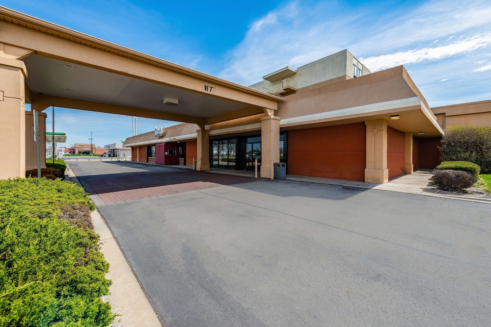 Quality Inn Bradley Bourbonnais - photo 25