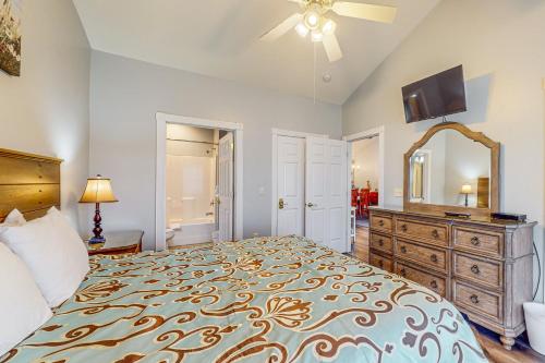 Beach at the Greens — 4-Star Luxury Hotel in Myrtle Beach, United States