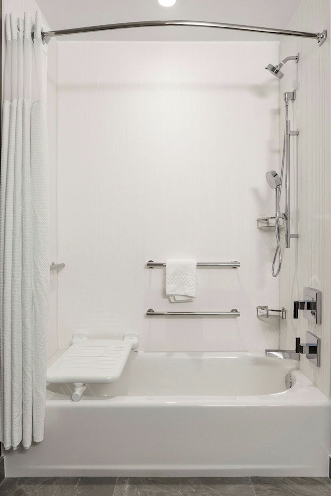 Courtyard by Marriott Indianapolis Fishers - photo 25