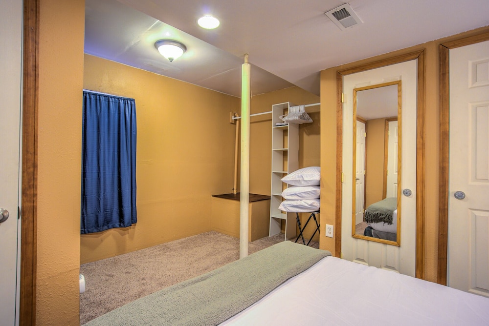 3BR MTN Viewsdowntownnext to Lake Parks More - photo 4