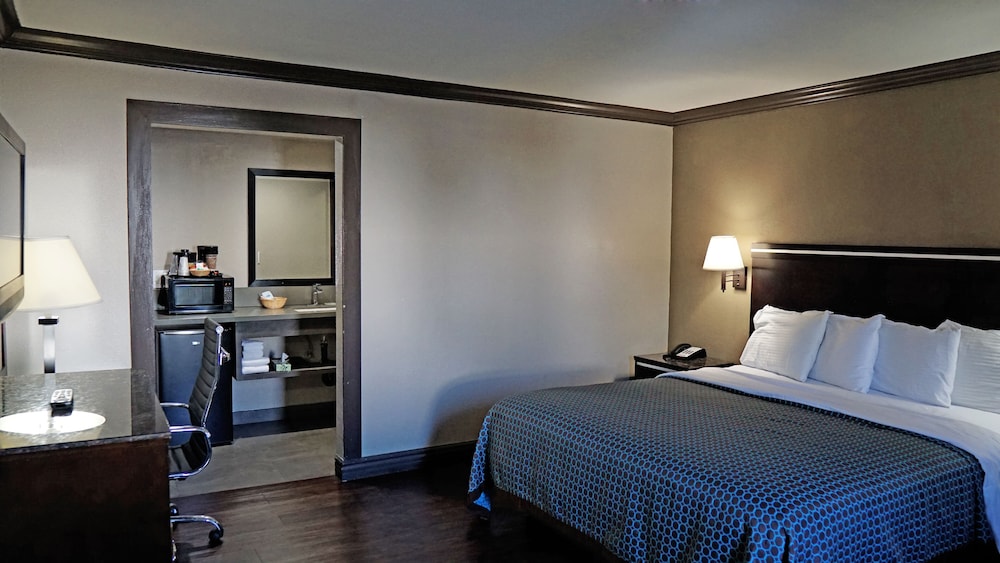 Hawthorne Plaza Inn - photo 6