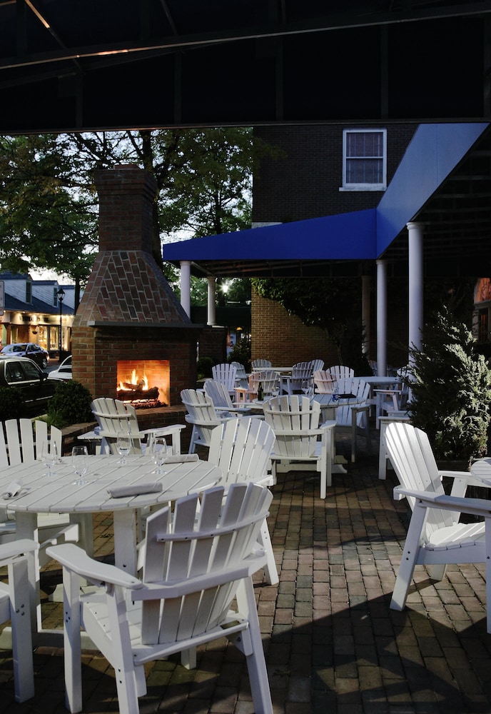 The Tidewater Inn - photo 43