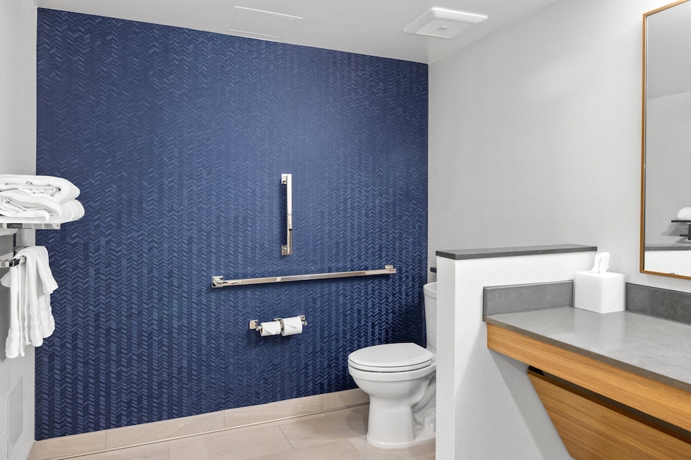 Fairfield Inn & Suites by Marriott San Diego Pacific Beach - photo 21