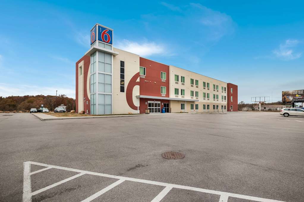 Motel 6 Poplar Bluff MO - photo 10