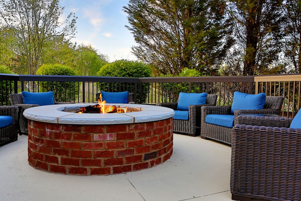 Hampton Inn & Suites Asheville Airport - photo 42