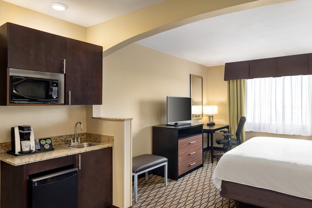 Holiday Inn Express Hotel & Suites Edmond by IHG - photo 20