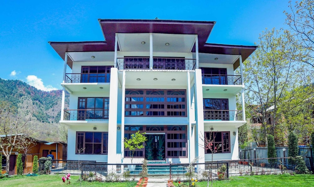 Premier Pahalgam in Anantnag, India