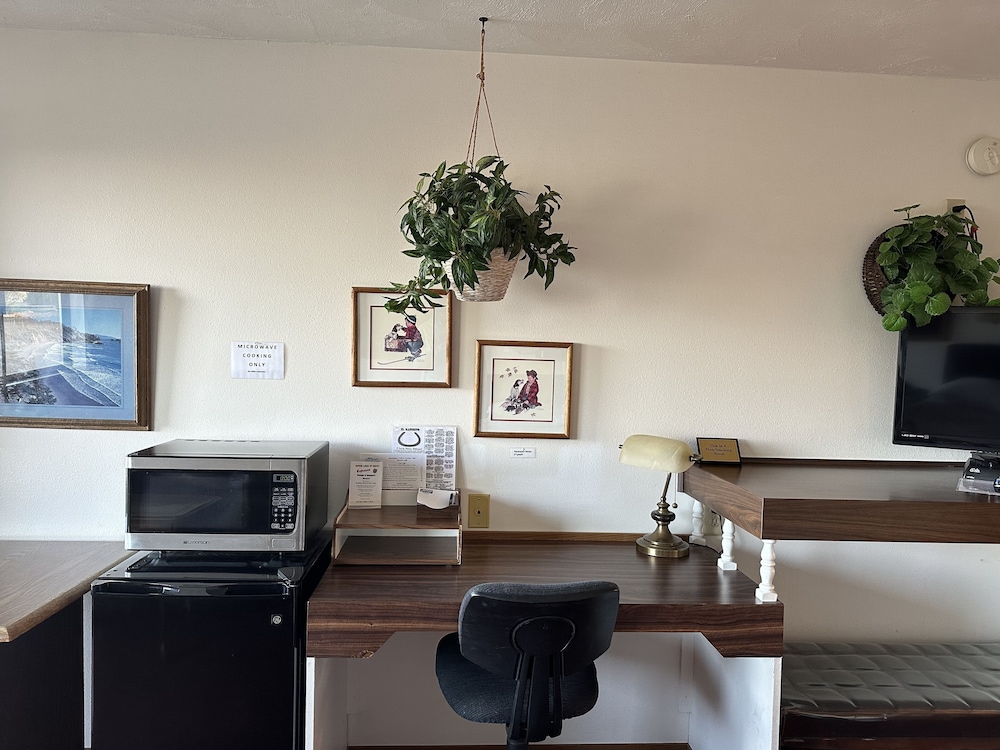 The Davenport Motel - photo 14