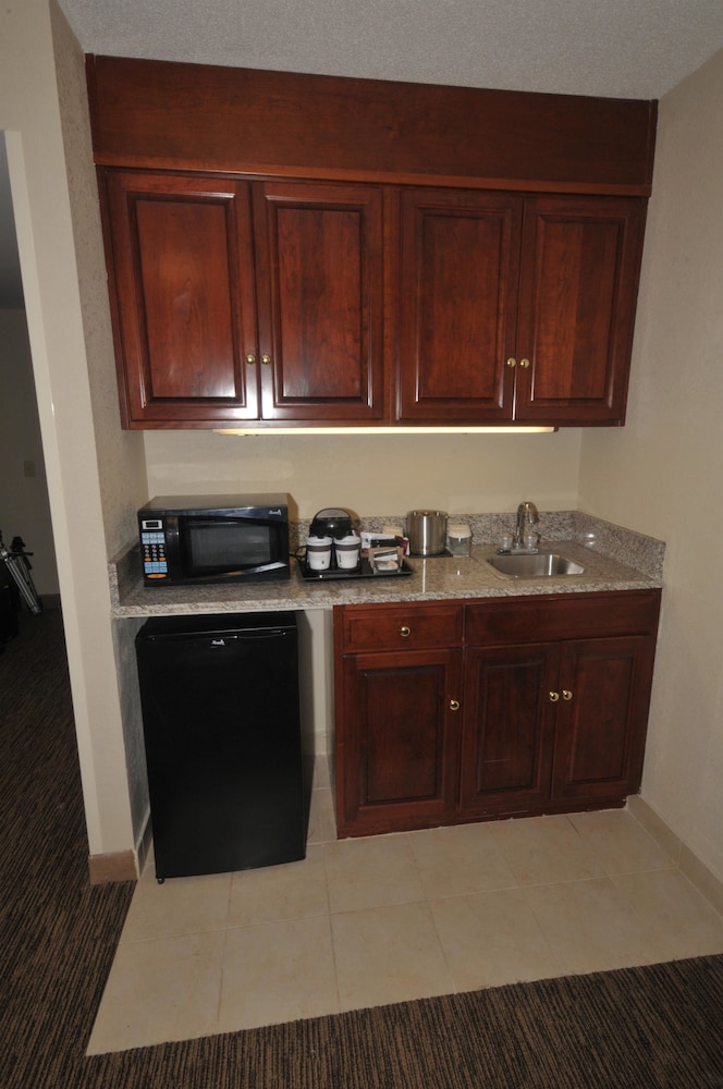 DoubleTree by Hilton Hotel Rocky Mount - photo 22