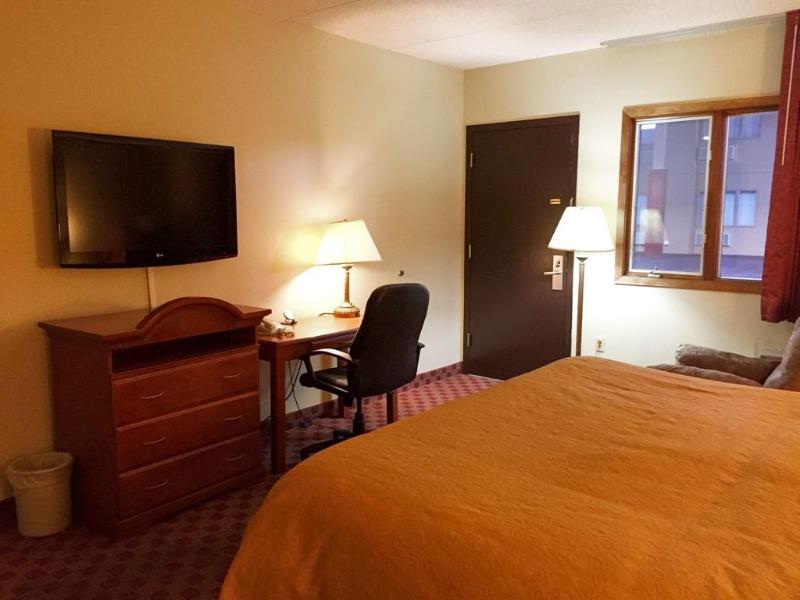 Badlands Inn & Suites - photo 7
