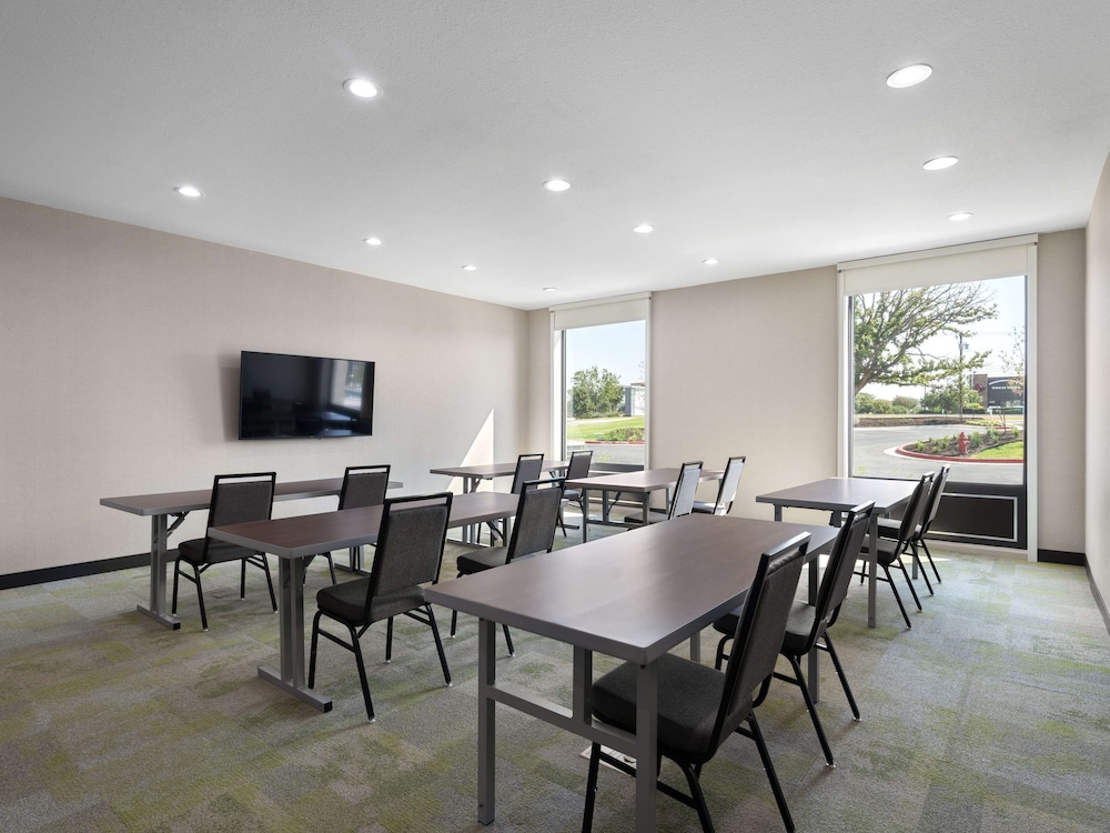 Home2 Suites by Hilton Round Rock Medical Center - photo 34