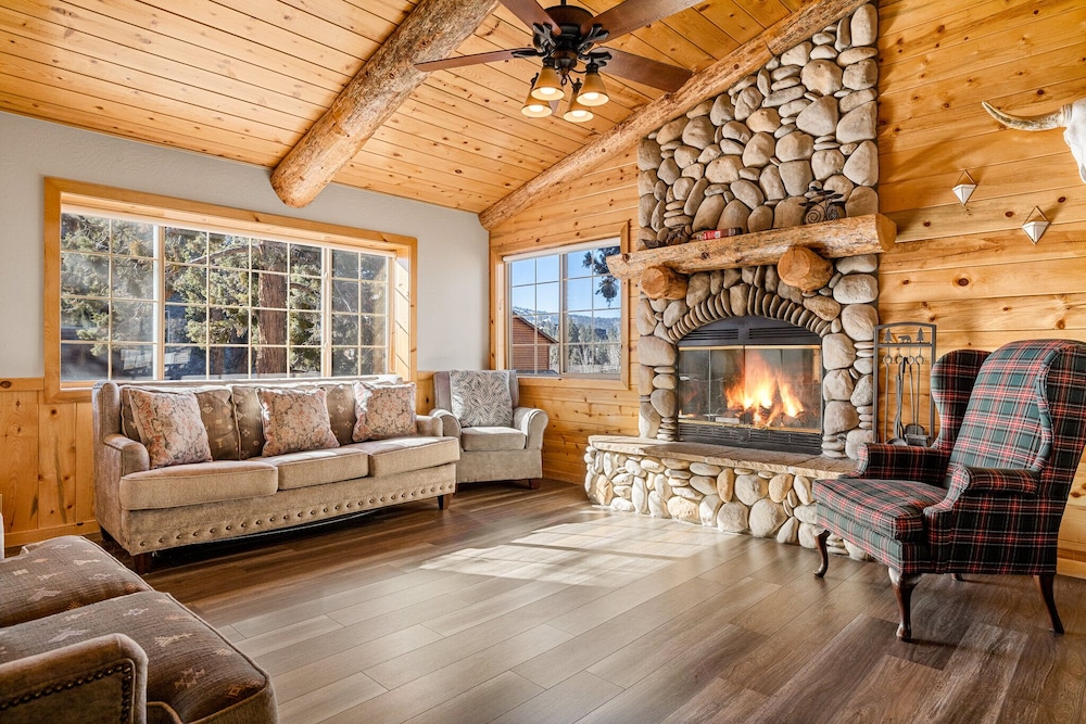 Bear Beauty Dreams in Big Bear Lake, United States