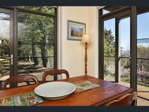 Narrow Neck Views Peaceful 4 Bedroom Home with Stunning Views — 4-Star Luxury Hotel in Katoomba, Australia