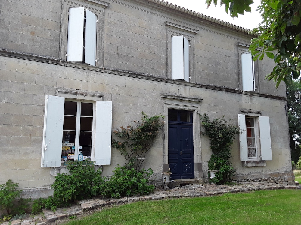 Domaine les Galards — hotel in Montendre