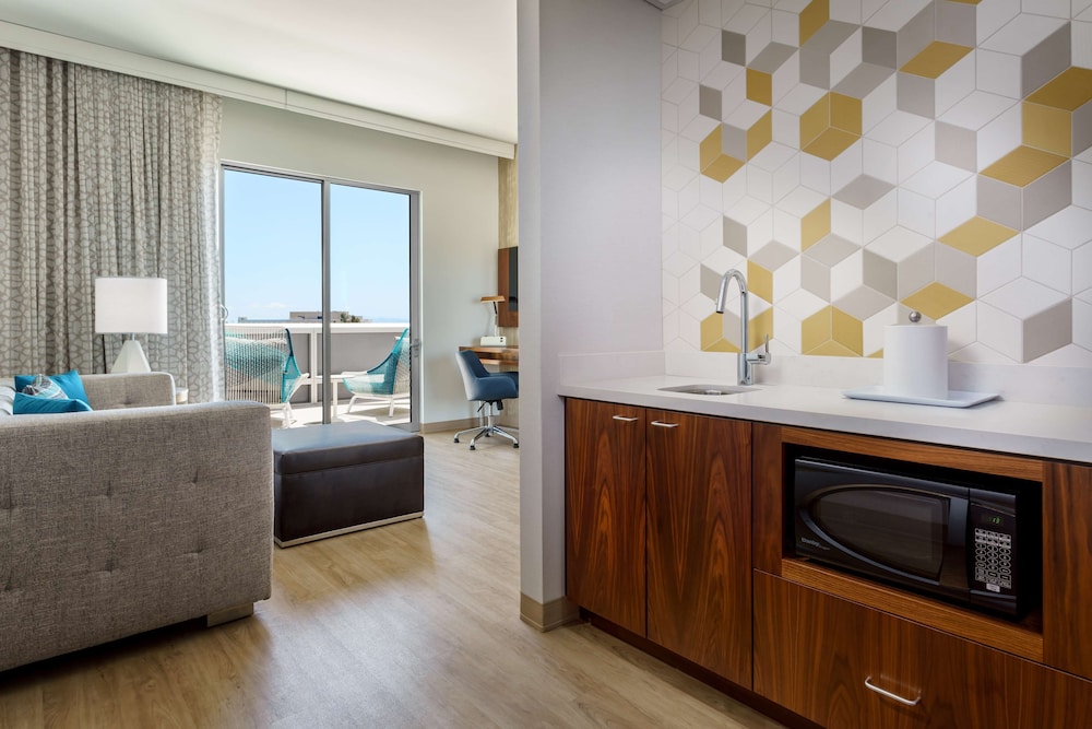 Hampton Inn & Suites Santa Monica - photo 26