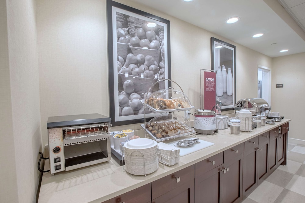 Hampton Inn by Hilton Amesbury - photo 35