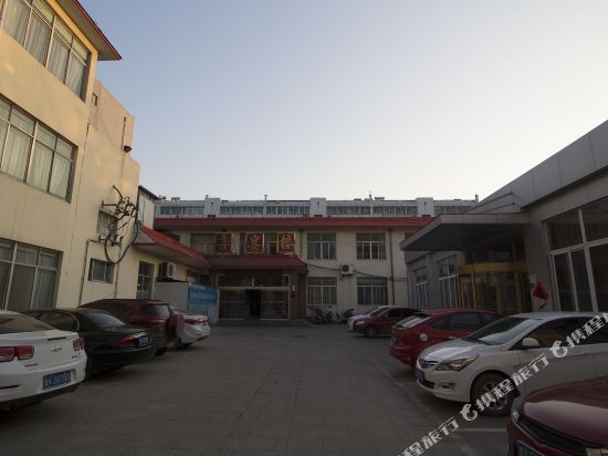 Jinrun Hotel — hotel in Anqiu