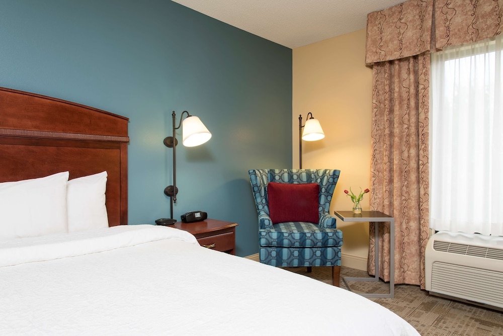 Hampton Inn & Suites Bloomington Normal - photo 12