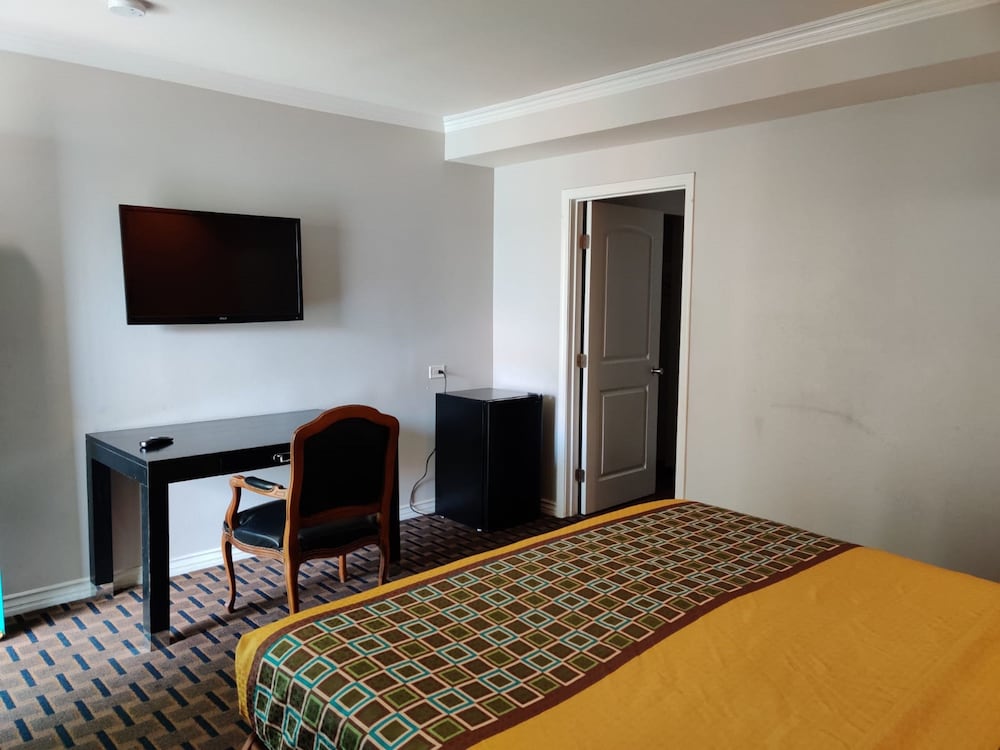 Lyfe Inn & Suites By Aga Lax Airport - photo 8