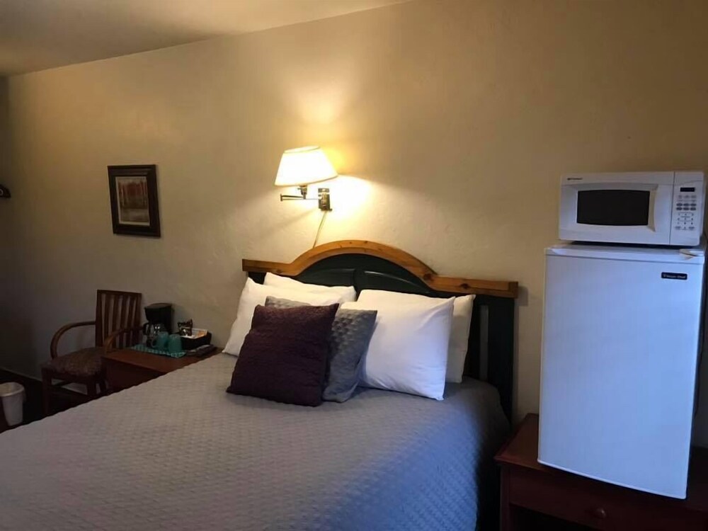 The Manor Motel - photo 12