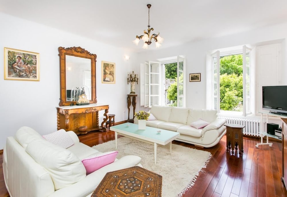 Villa Marini Dvori with free parking — 4-Star Luxury Hotel in Dubrovnik, Croatia