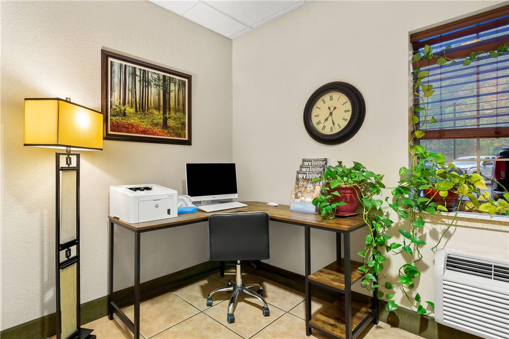 Suburban Studios Morgantown - photo 24