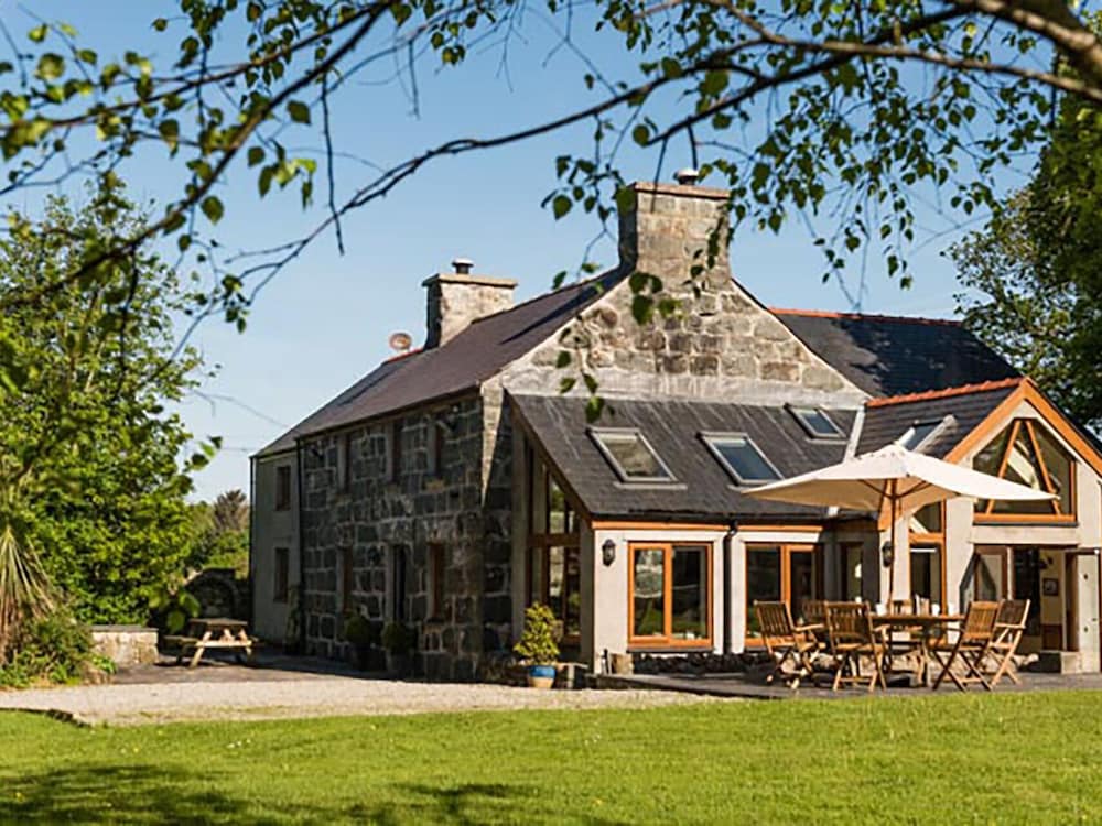 Tyddyn Morthwyl in Criccieth, United Kingdom