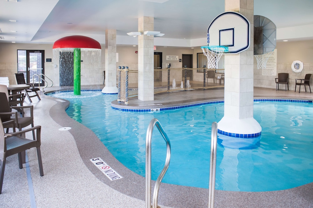 Hampton Inn & Suites at Wisconsin Dells Lake Delton - photo 8