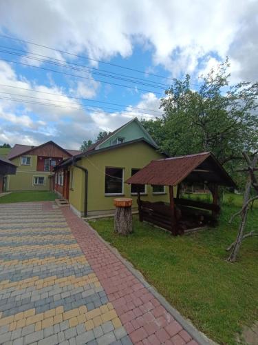 Rukavichka in Pylypets, Ukraine