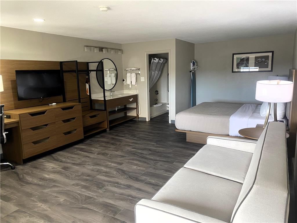 Quality Inn & Suites Near White Sands National Monument - photo 8
