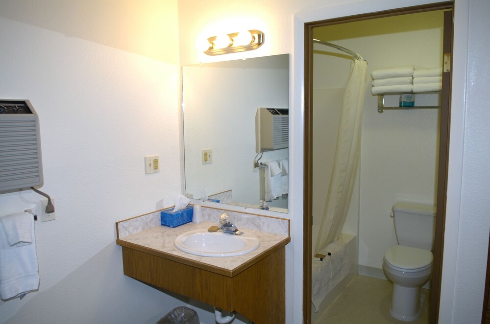 Trout Montana Motel - photo 24