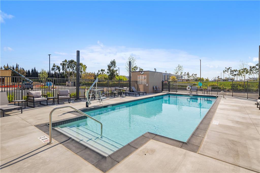 La Quinta Inn & Suites by Wyndham La Habra - photo 21