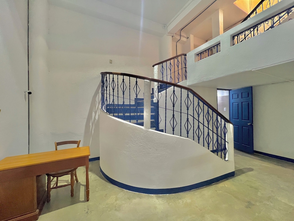 Urban Hotel