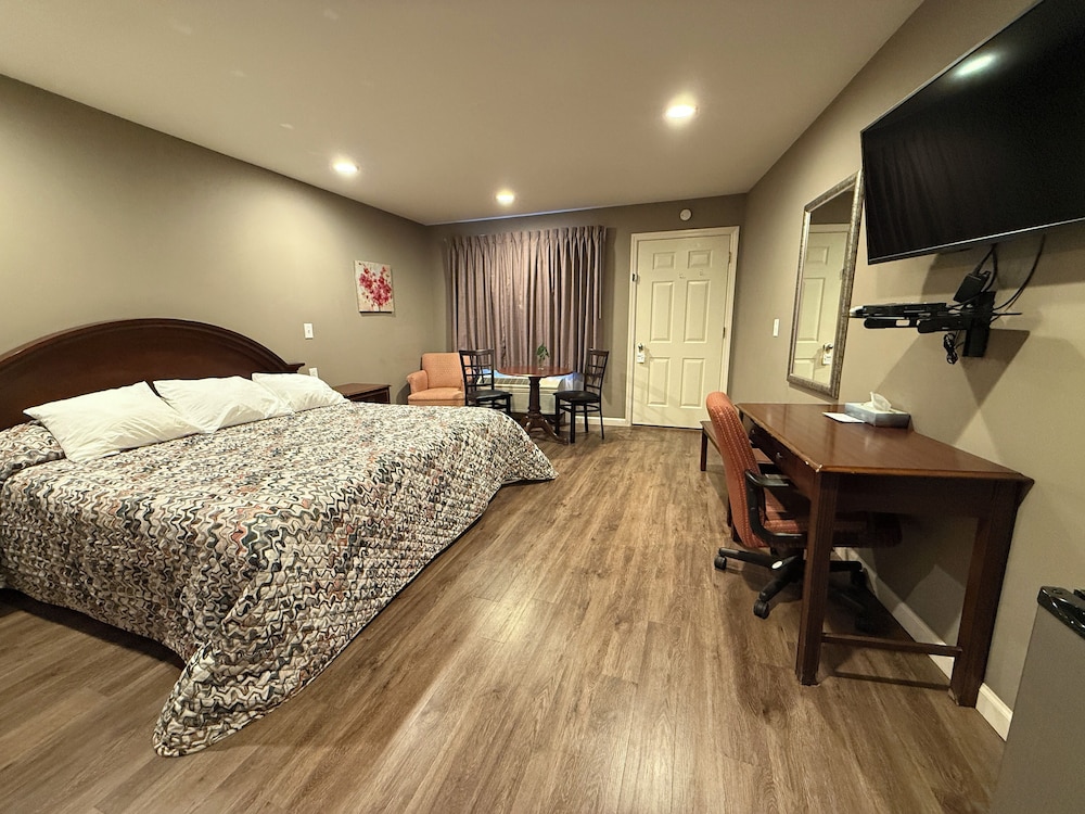 Heidi's Inn - photo 23