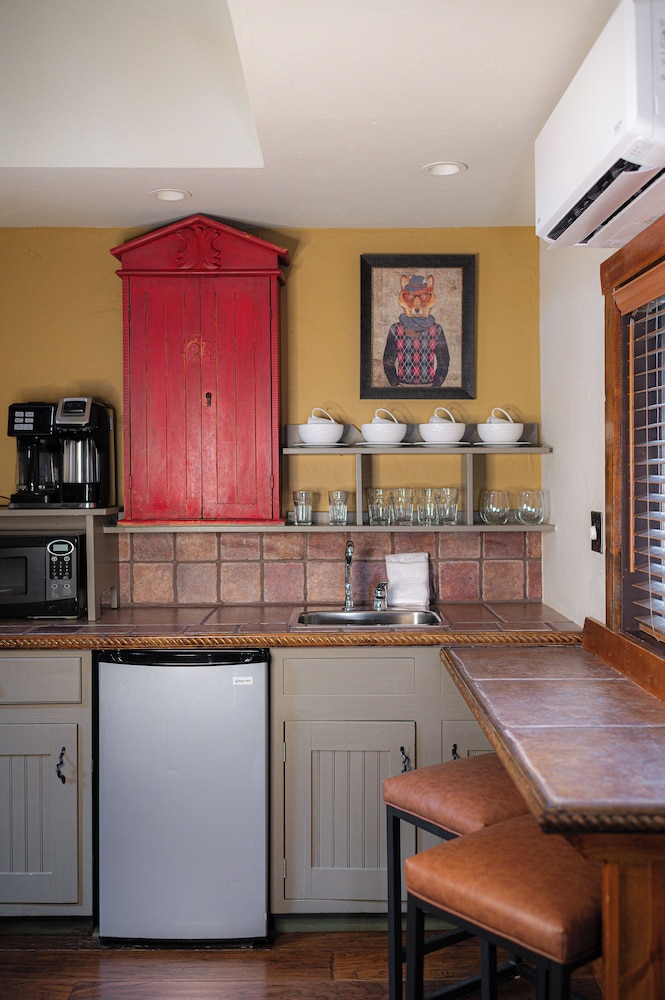 Highland Haven Creekside Inn - photo 66