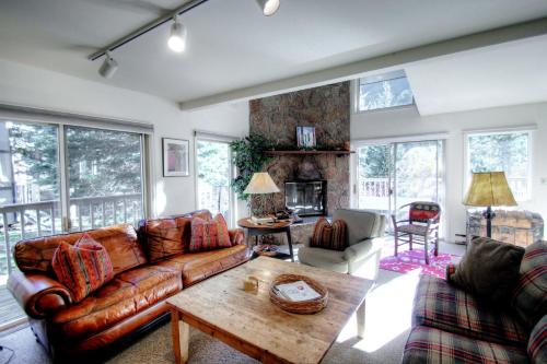 K1 Gore Creek Meadows Townhouse — 4-Star Luxury Hotel in Vail, United States