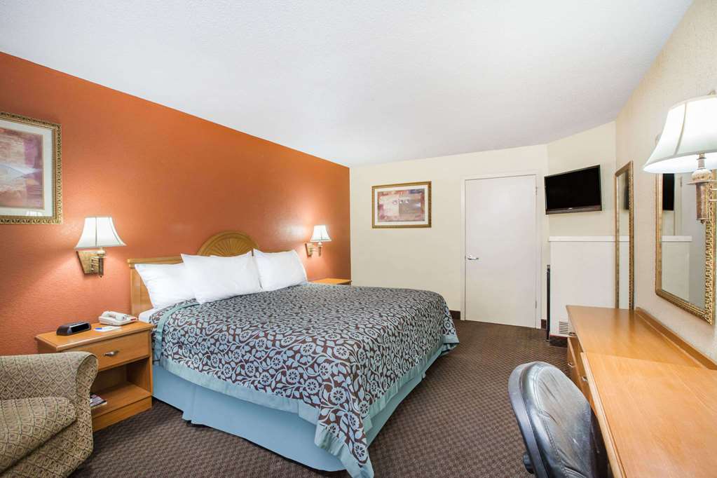 Days Inn by Wyndham Tallulah - photo 11