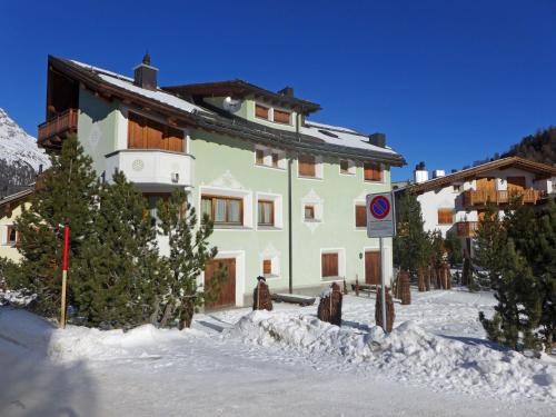 Apartment Chesa Vadret Surlej by Interhome — 4-Star Luxury Hotel in Silvaplana, Switzerland