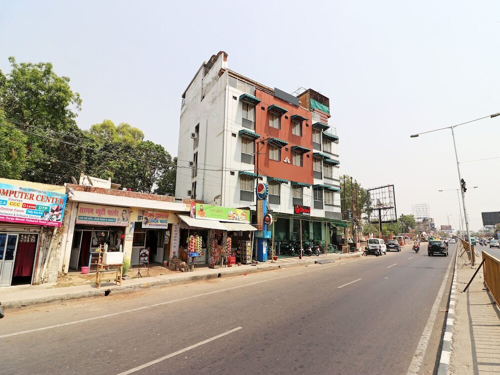 Hotel Cosmos - last minute hotel in Lucknow