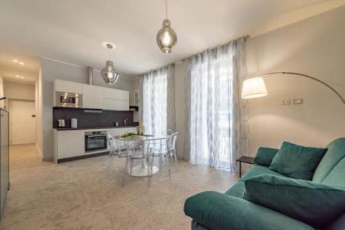 Heavenly Trevi Luxury Apartment — 4-Star Luxury Hotel in Rome, Italy