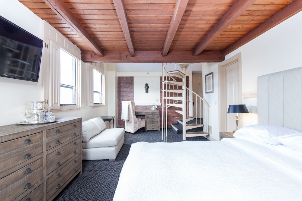 Garrison Inn Boutique Hotel - photo 17
