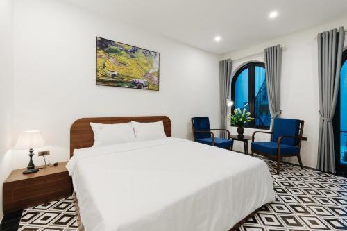 2BR Big Balcony Historic View Super Location — 4-Star Luxury Hotel in Hanoi, Vietnam
