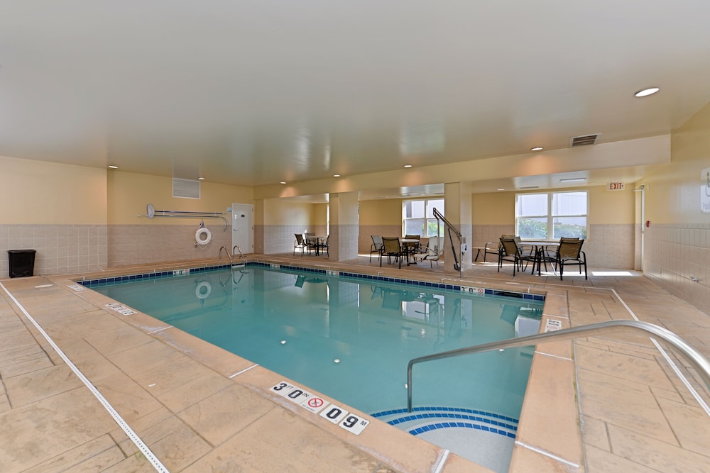 Holiday Inn Express St. Louis West O'Fallon by IHG - photo 40