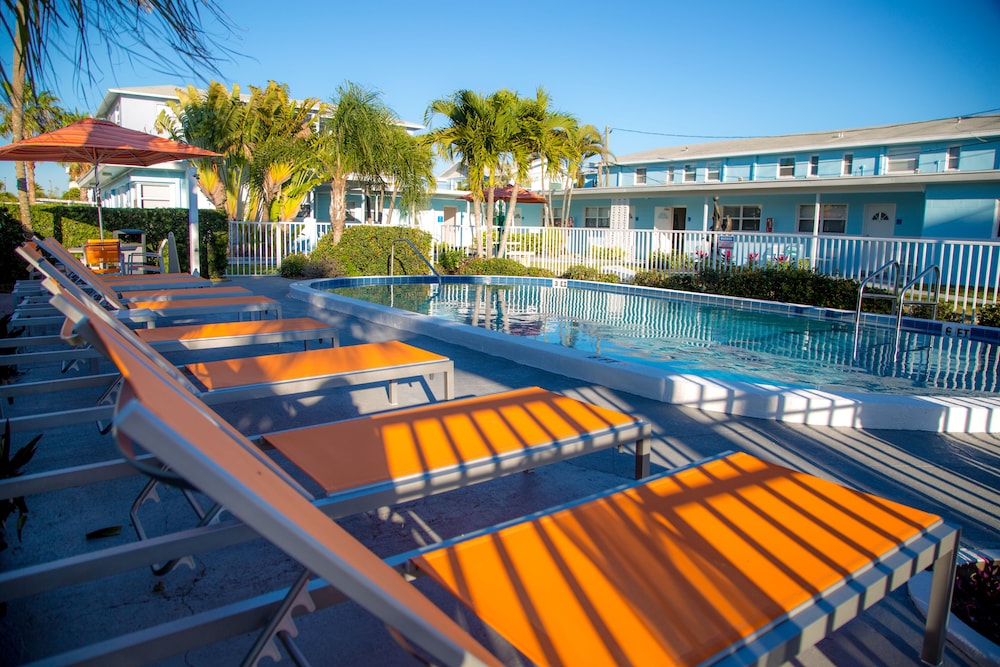 St Pete Beach Suites - photo 80