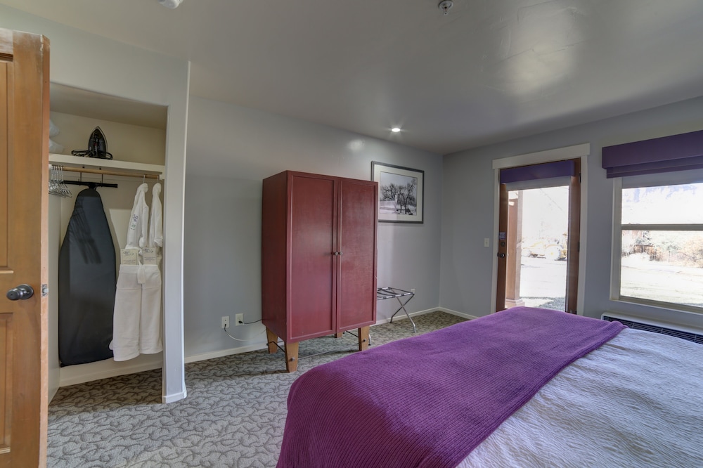 The Gonzo Inn - photo 15