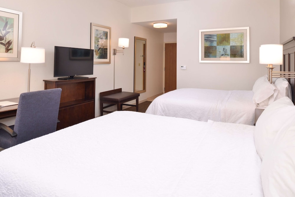 Hampton Inn & Suites Pueblo Southgate - photo 14