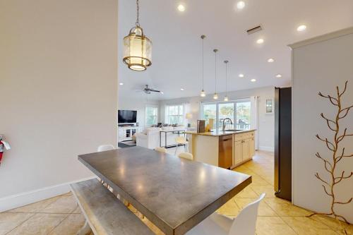 7001 B Holmes Blvd — Anna Maria — photo 5