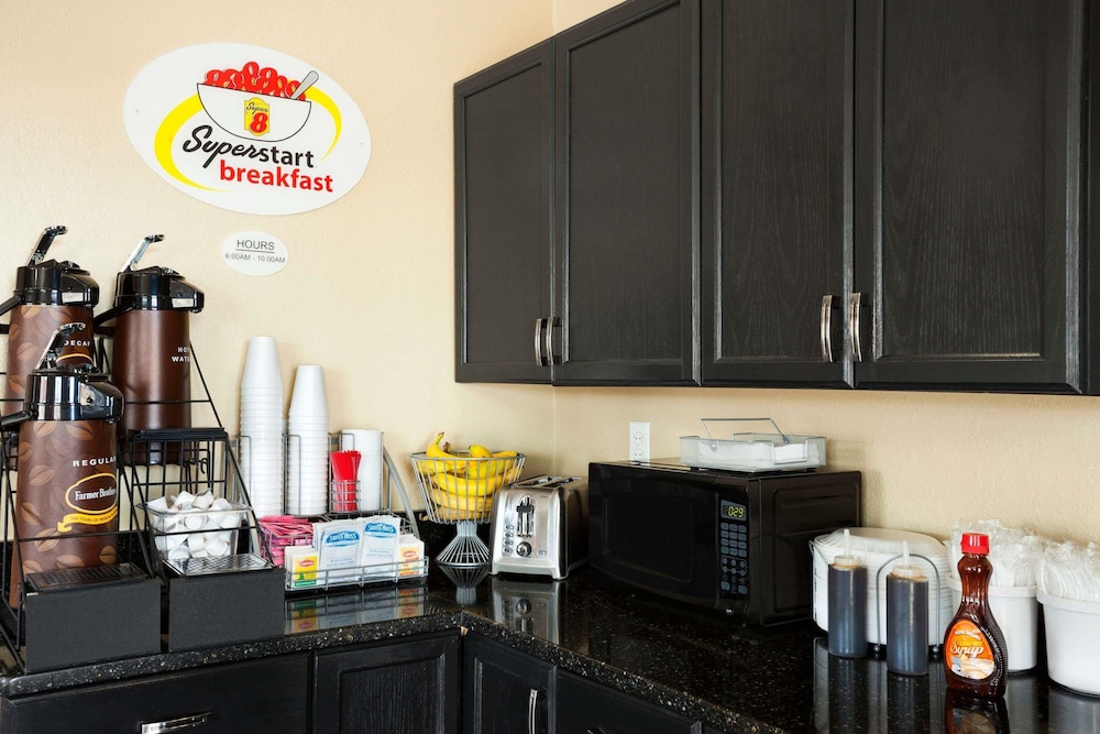 Super 8 by Wyndham Macon - photo 18