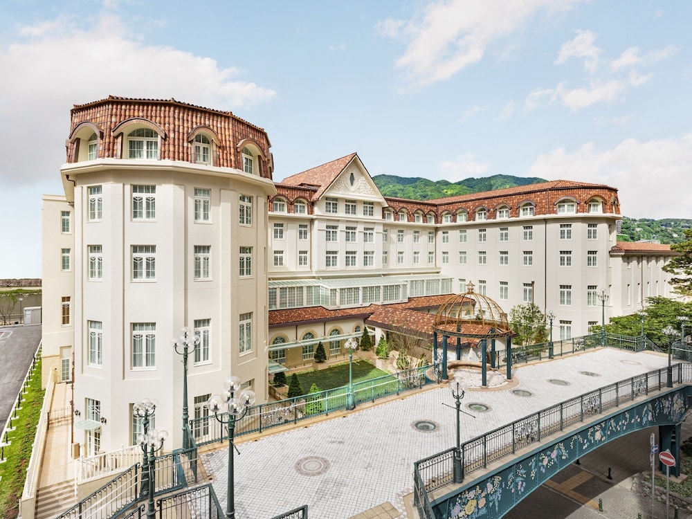 Takarazuka Hotel — hotel in Takarazuka