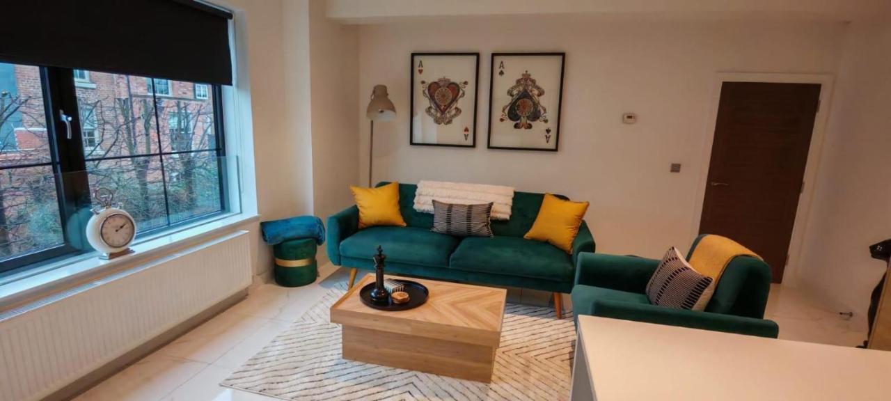 Luxury Apartment: city centre stylish modern — 4-Star Luxury Hotel in Chester, United Kingdom